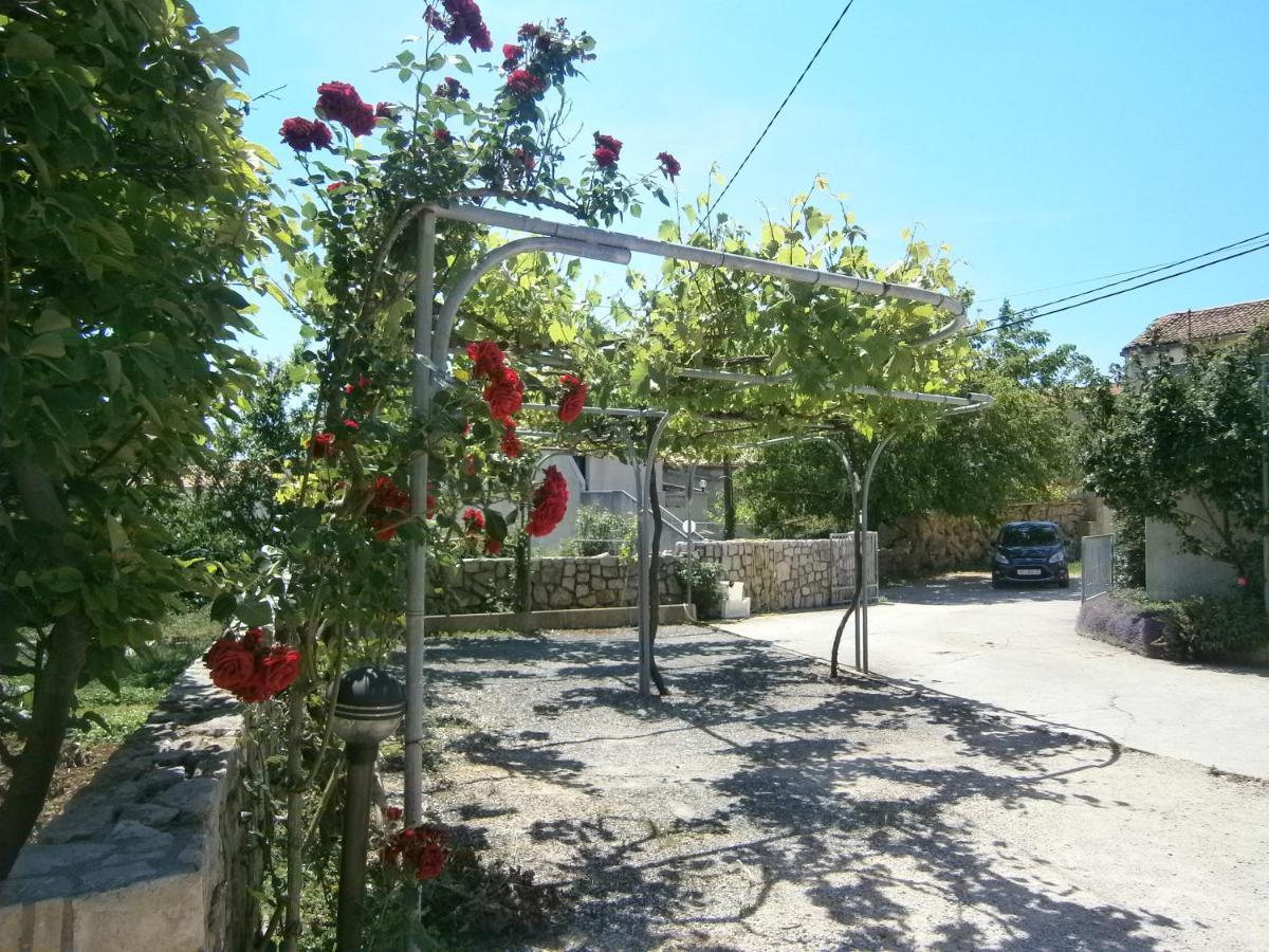 Apartment Rose Крк Экстерьер фото