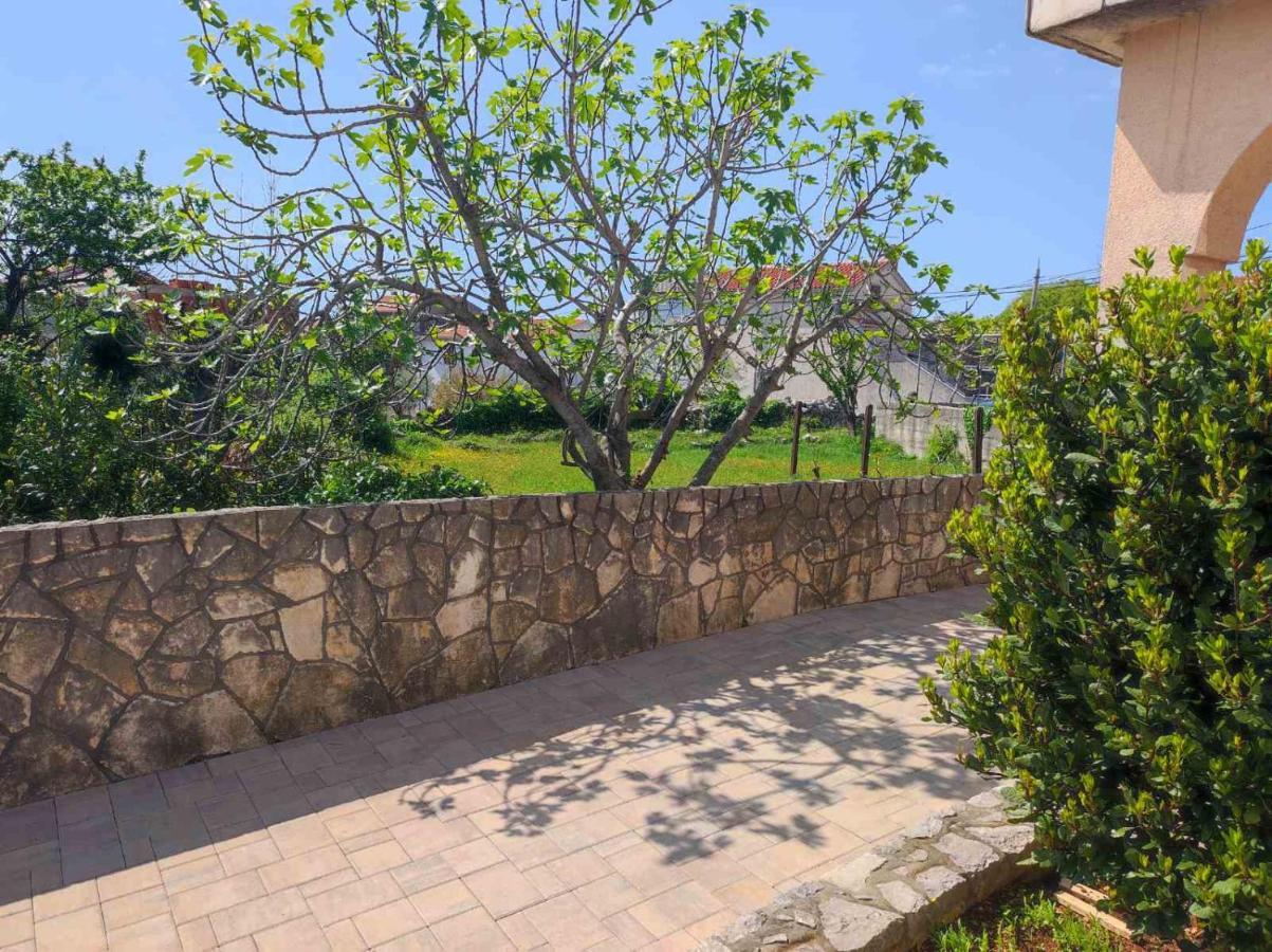 Apartment Rose Крк Экстерьер фото